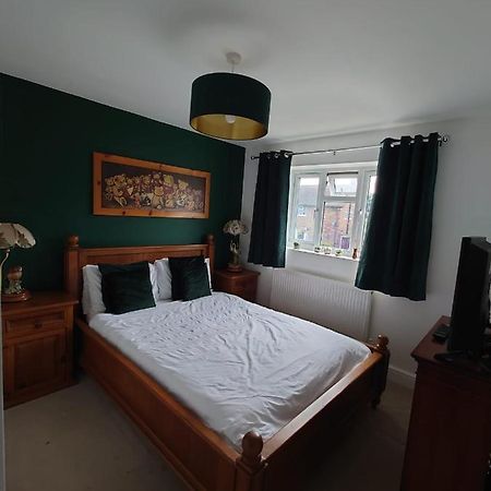 Lovely Rooms In A Quiet Place Of Woking Luaran gambar