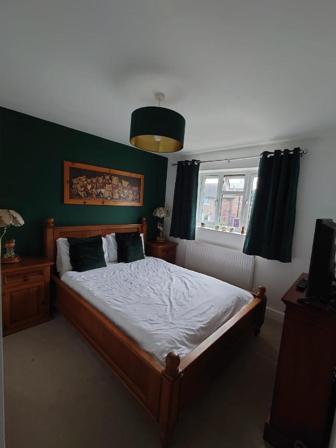 Lovely Rooms In A Quiet Place Of Woking Luaran gambar