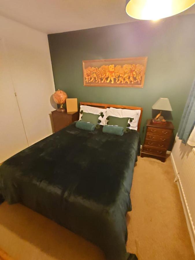 Lovely Rooms In A Quiet Place Of Woking Luaran gambar