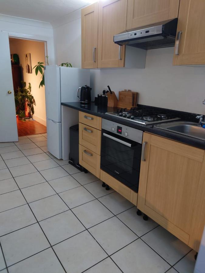 Lovely Rooms In A Quiet Place Of Woking Luaran gambar